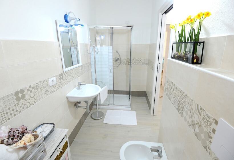 פנסיון Inah Rooms