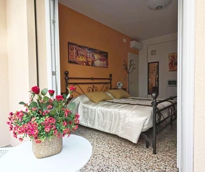 פנסיון Residence Serenissima By Holistay