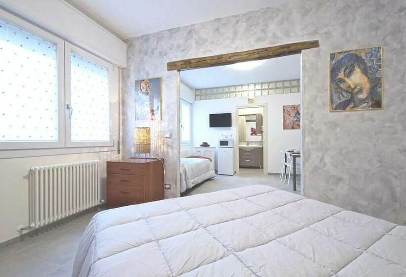 פנסיון Residence Serenissima By Holistay