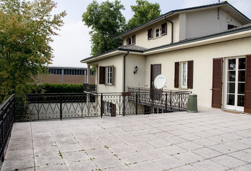 بنسيون Villa Principi Della Spina