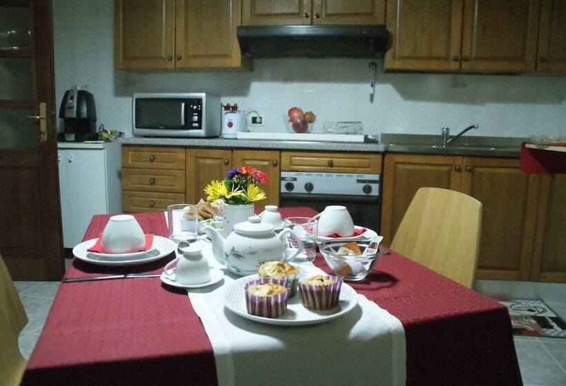 ベッドアンドブレックファースト Bed&breakfast Degli Ulivi