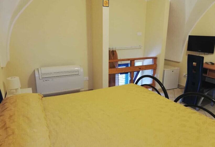 تختخواب و صبحانه La Sosta