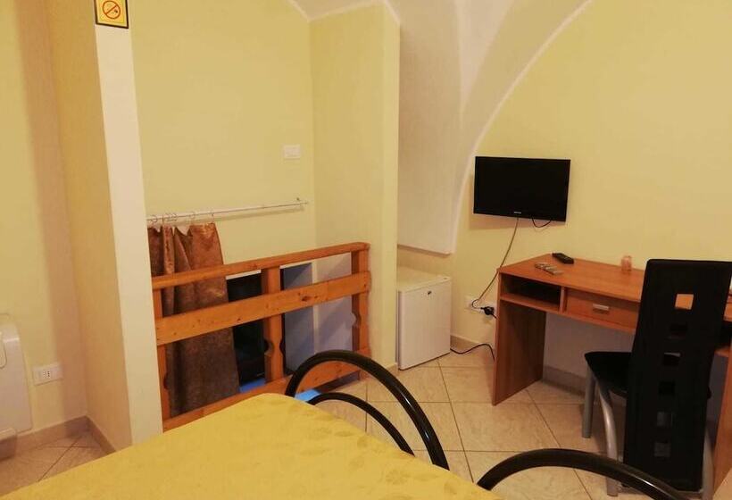 تختخواب و صبحانه La Sosta