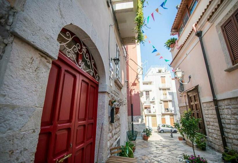 تختخواب و صبحانه Redmood Guesthouse