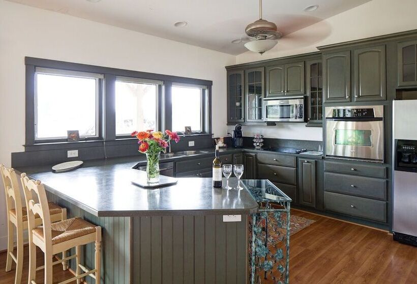 ベッドアンドブレックファースト The Farmhouse At Veritas