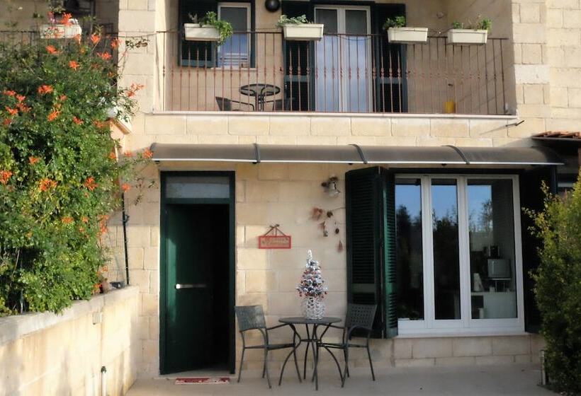 Casa Borgo Regina B&b  Bari Puglia Apartments
