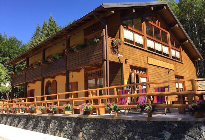 여관 Rifugio Casermette Del Monte Penna