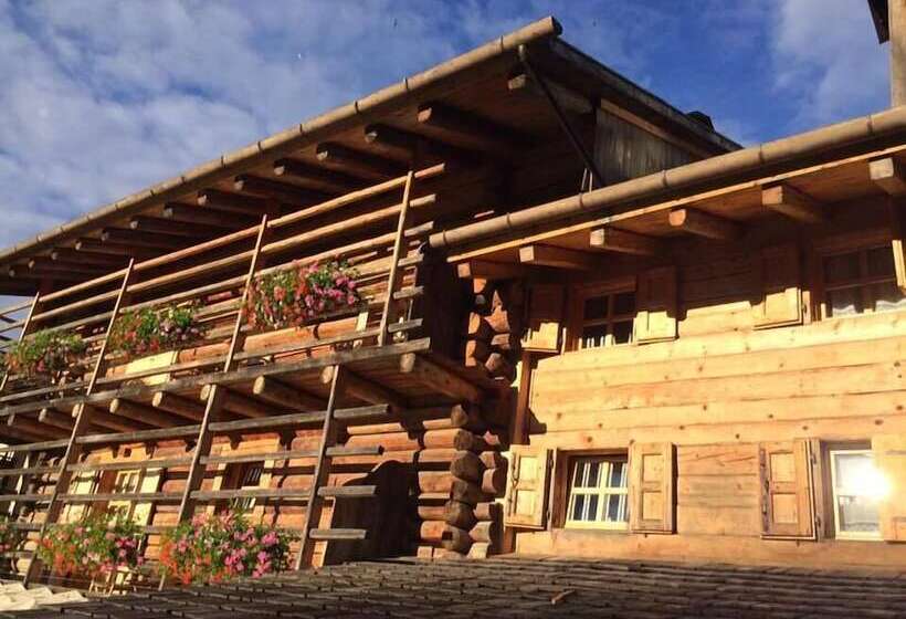 فندق Garni Plueme