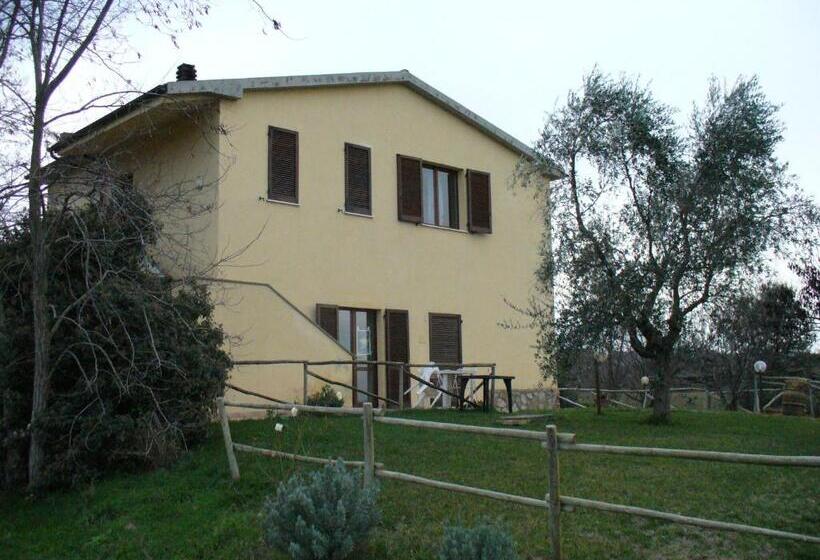 בית מלון כפרי Agriturismo Tinti