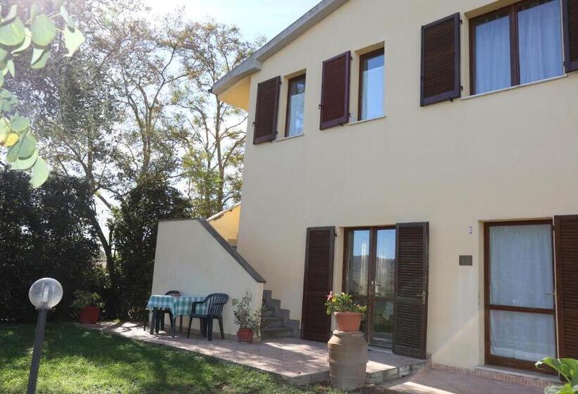 בית מלון כפרי Agriturismo Tinti