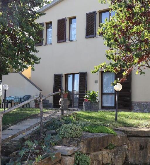 בית מלון כפרי Agriturismo Tinti