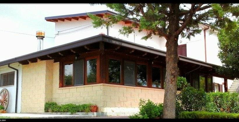 בית מלון כפרי Agriturismo Travaglini