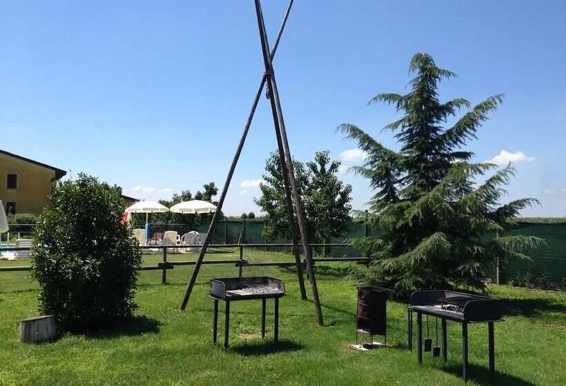 فندق ريفى Agriturismo Trebis