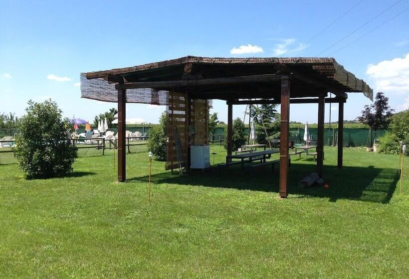 فندق ريفى Agriturismo Trebis