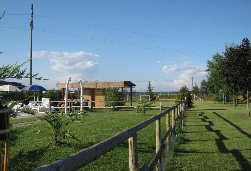 فندق ريفى Agriturismo Trebis