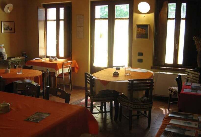 فندق ريفى Agriturismo Trebis