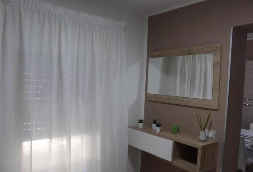 ペンション Affittacamere La Traversa