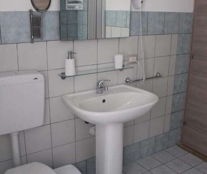 ペンション Affittacamere La Traversa