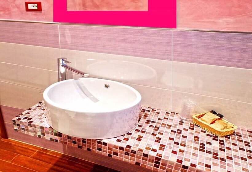 פנסיון Garden Holiday