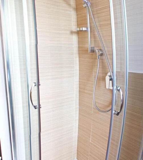 פנסיון Garden Holiday