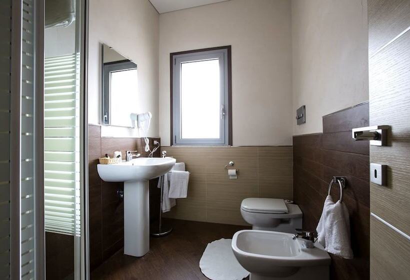 פנסיון Garden Holiday