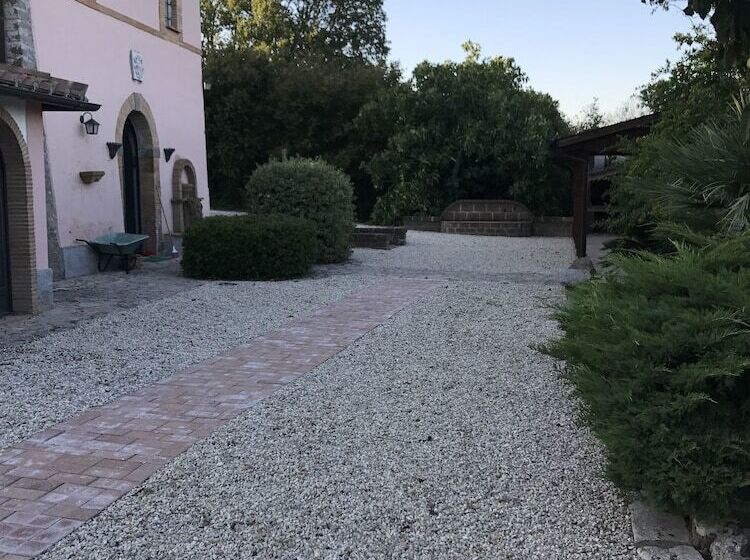 펜션 La Torretta Guest House