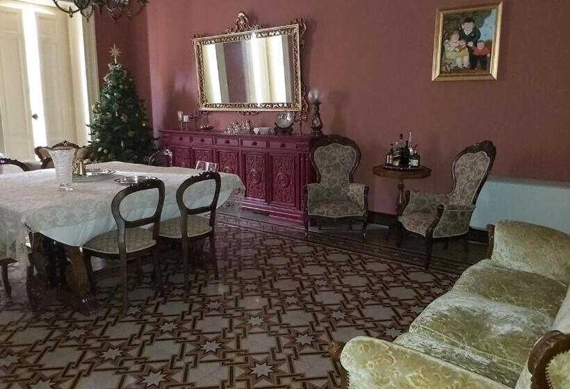 פנסיון Palazzo Al Carmine Dimora Storica