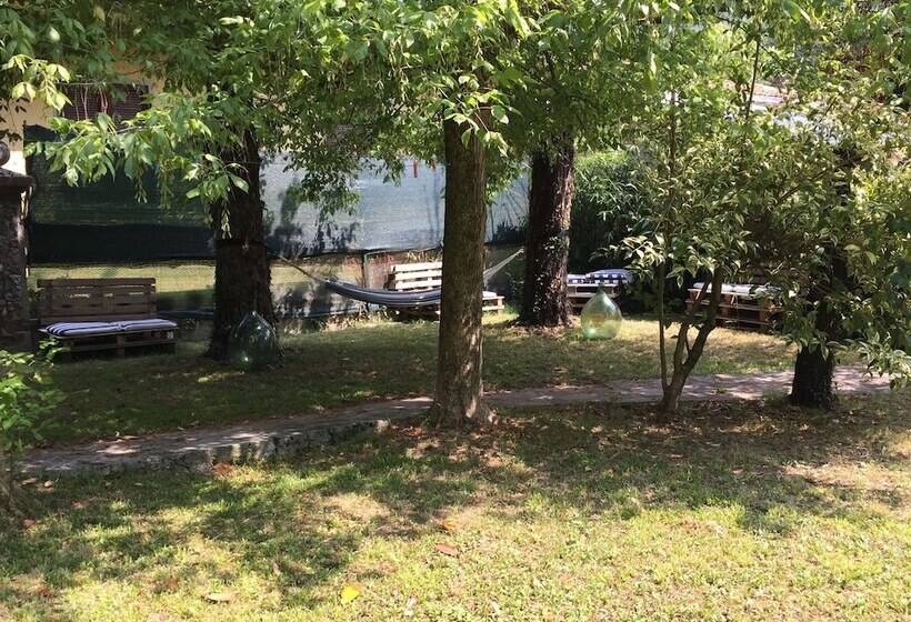 ペンション Villa Cesarina, Vallio Terme , Salo’