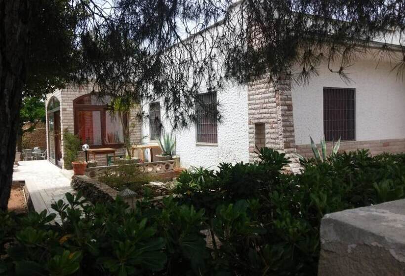 פנסיון Villa Lory