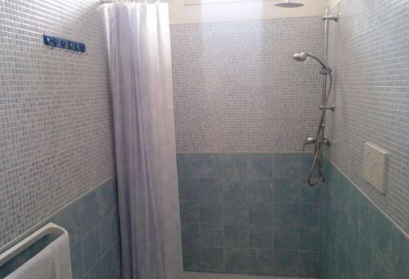 פנסיון Villa Lory