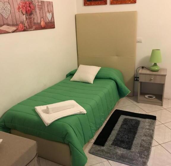 住宿加早餐  Affittacamere Il Cortile