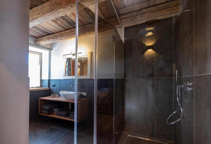 مبيت وإفطار Grizzly Haus & Frosch Restaurant   Teritoria