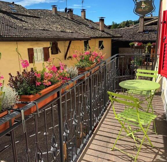 مبيت وإفطار Grizzly Haus & Frosch Restaurant   Teritoria