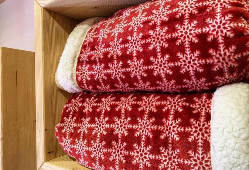 مبيت وإفطار Grizzly Haus & Frosch Restaurant   Teritoria