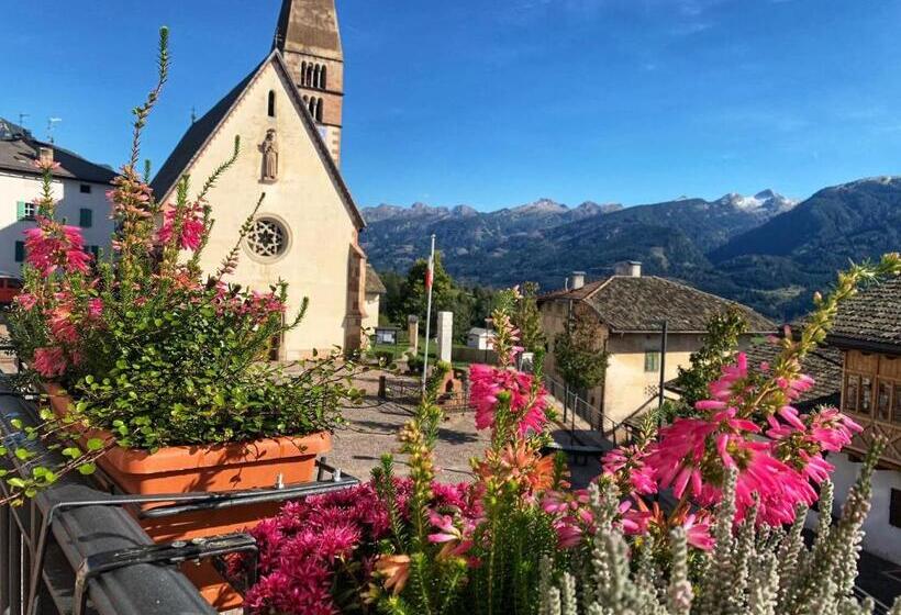 مبيت وإفطار Grizzly Haus & Frosch Restaurant   Teritoria