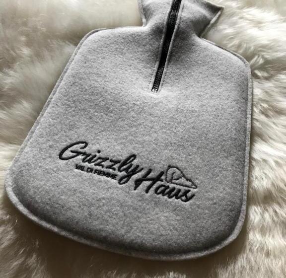 مبيت وإفطار Grizzly Haus & Frosch Restaurant   Teritoria