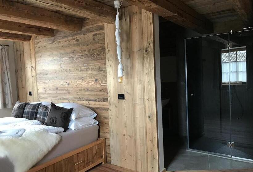 مبيت وإفطار Grizzly Haus & Frosch Restaurant   Teritoria