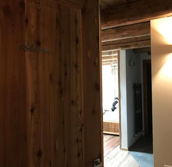 مبيت وإفطار Grizzly Haus & Frosch Restaurant   Teritoria