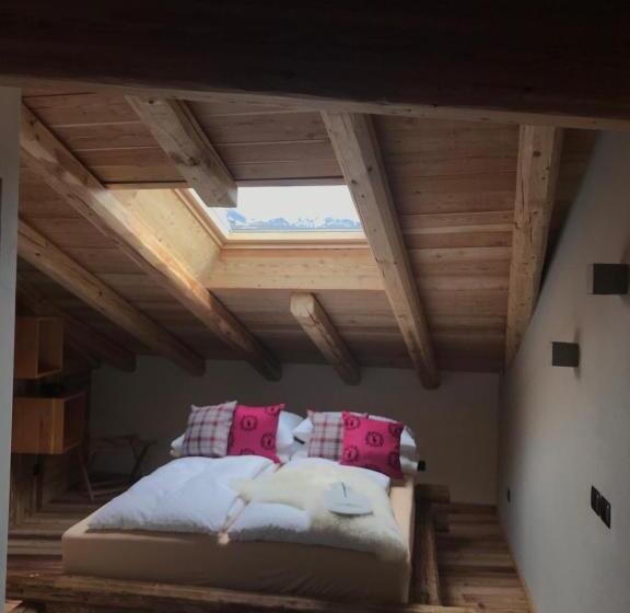 مبيت وإفطار Grizzly Haus & Frosch Restaurant   Teritoria