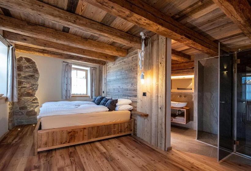 مبيت وإفطار Grizzly Haus & Frosch Restaurant   Teritoria