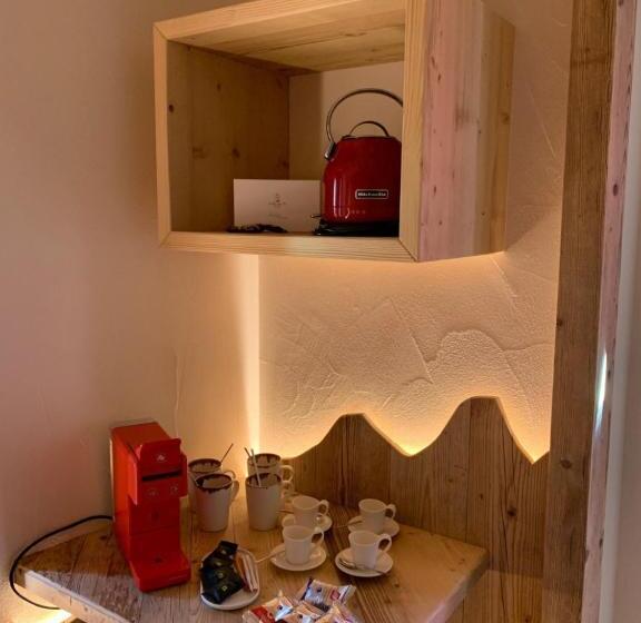 مبيت وإفطار Grizzly Haus & Frosch Restaurant   Teritoria