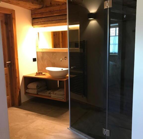 مبيت وإفطار Grizzly Haus & Frosch Restaurant   Teritoria