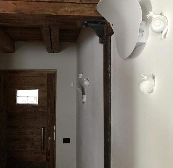 مبيت وإفطار Grizzly Haus & Frosch Restaurant   Teritoria