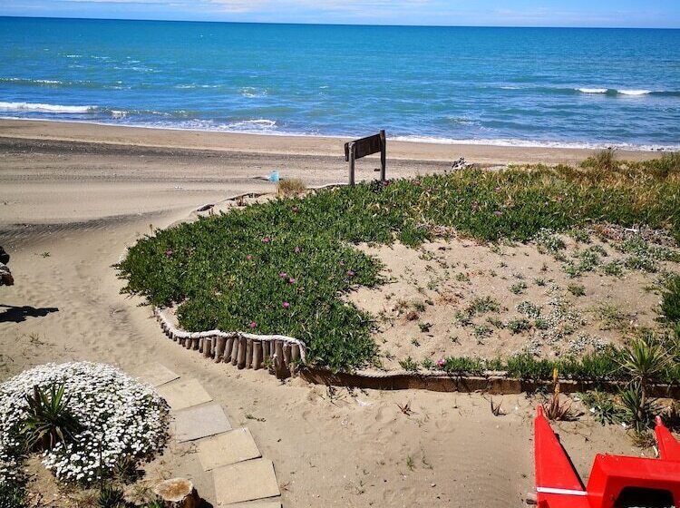 مبيت وإفطار La Duna Beach