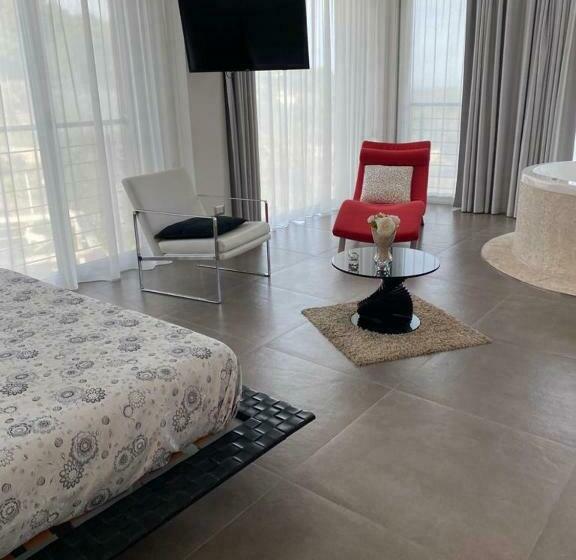 تختخواب و صبحانه Max Luxury Suite Servizio Spiaggia Inclusa