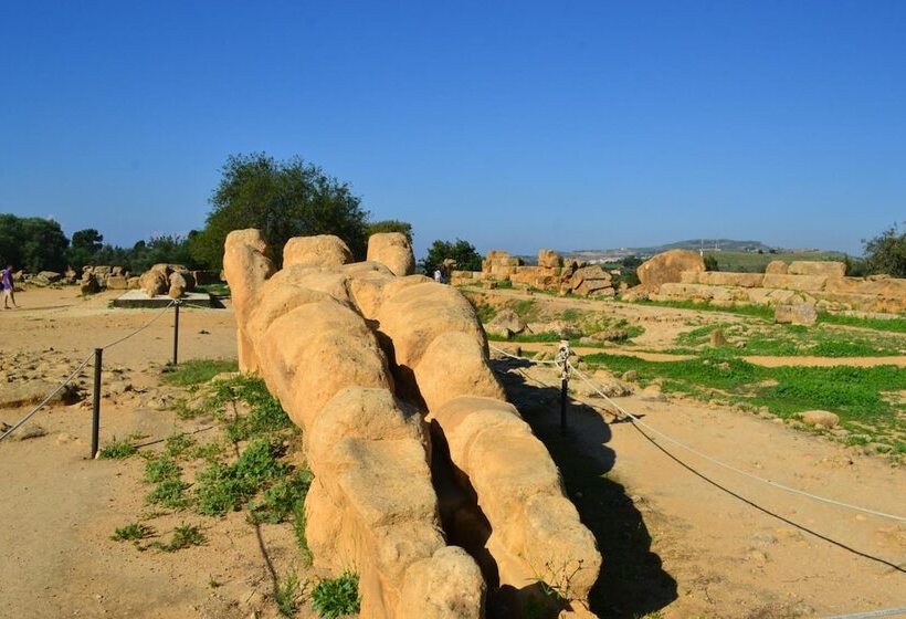 ベッドアンドブレックファースト U Scrusciu Do Mari