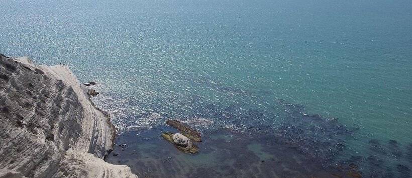 ベッドアンドブレックファースト U Scrusciu Do Mari