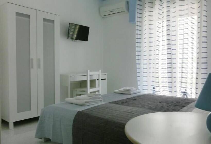 تختخواب و صبحانه U Scrusciu Do Mari