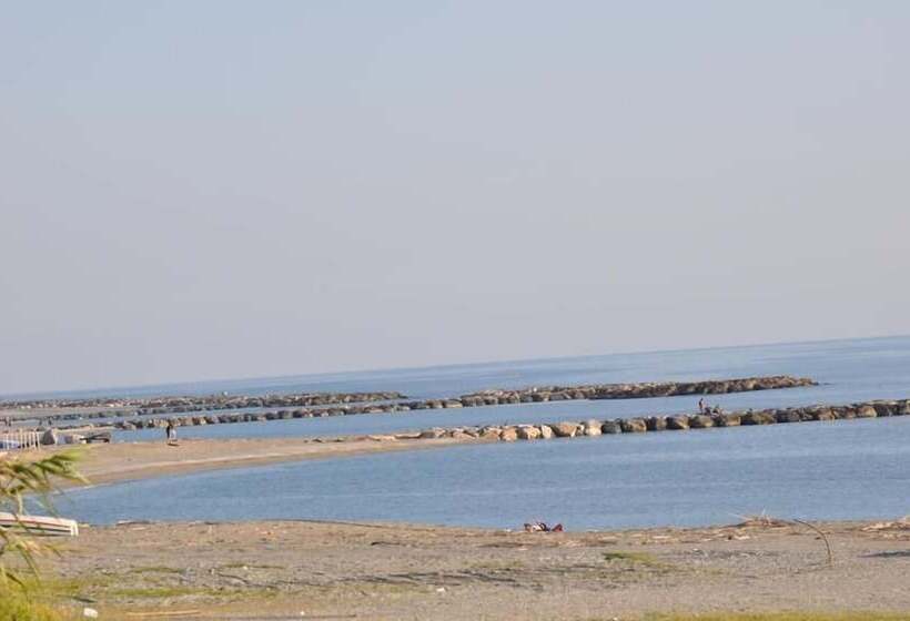 مبيت وإفطار Villa Lidia