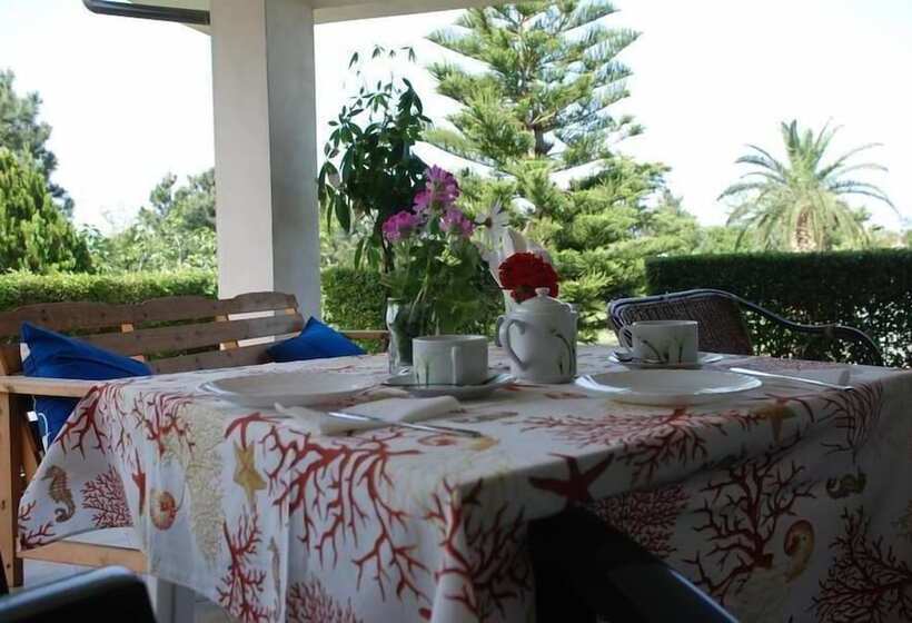 مبيت وإفطار Villa Lidia